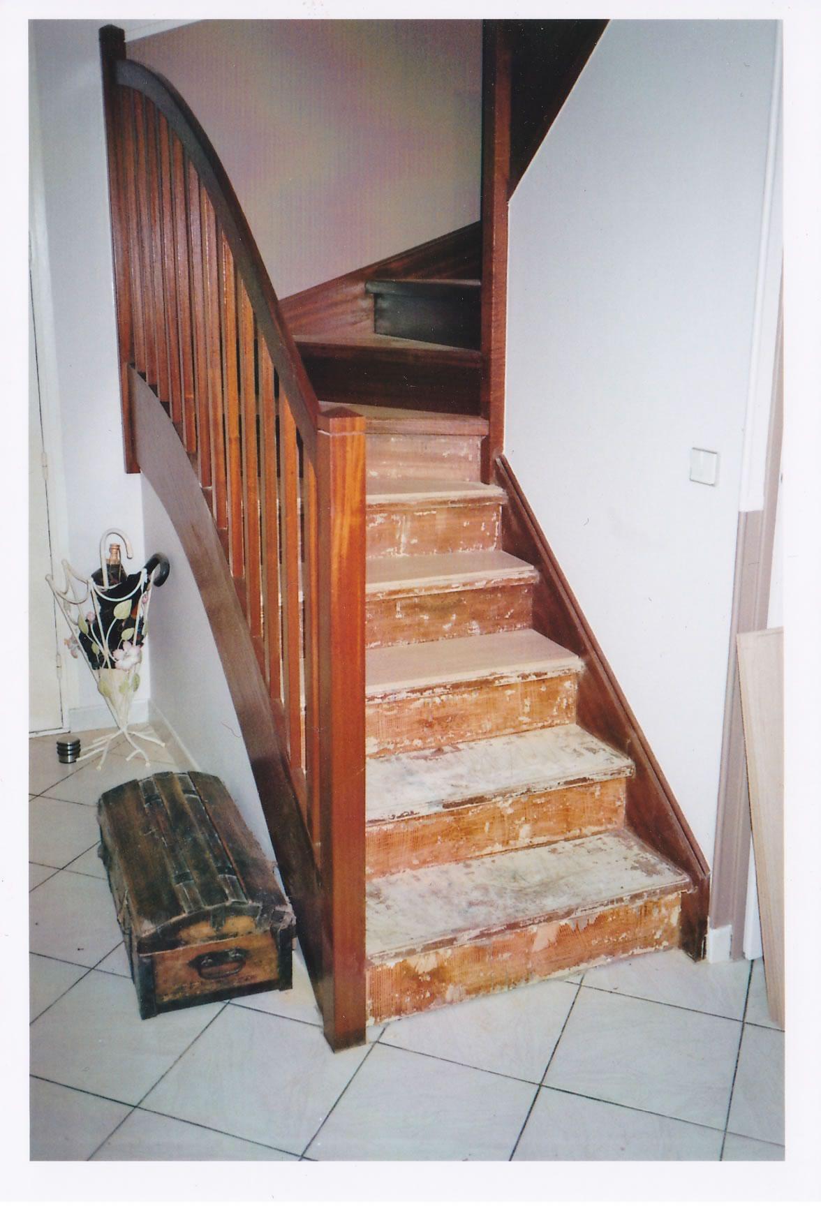 Vielle escalier endommagé
